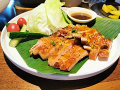 蜜糖炭烧猪颈肉配沙拉-星叶·东南亚料理(宁波万象汇店)