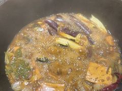 -万里闯关东铁锅炖菜馆(高新旗舰店)
