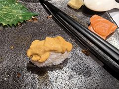 自制海胆寿司-京旬海鲜放题·铁板烧自助餐厅
