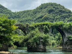 -高荡千年布依古寨旅游景区