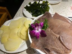 -二荆条·蜀鲜汇城市森林火锅