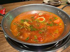 -野山舂·贵州现舂酸汤火锅(鸿通城店)