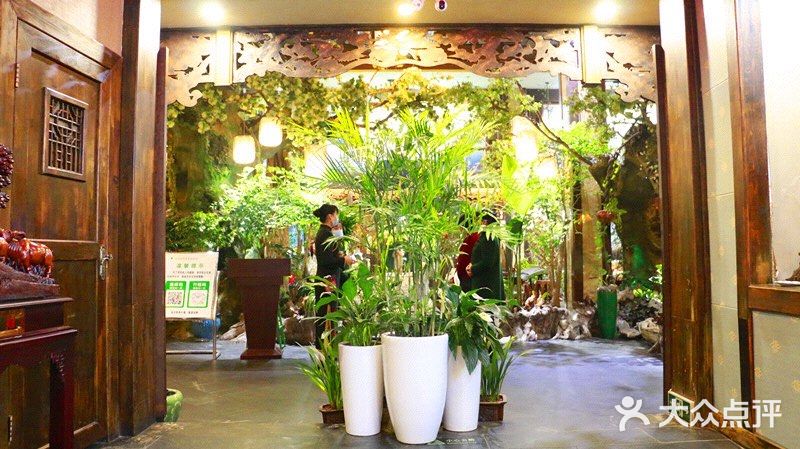 山珍海味都不如这正宗湘菜来得实在,宴请八方最强中国风餐馆