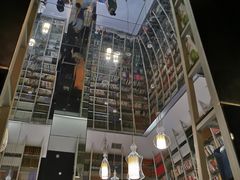 -钟书阁(松江泰晤士小镇店)