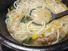 -灵芝妹子海鲜米线(香炉礁山姆店)