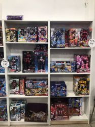 -逝水玩具折扣店