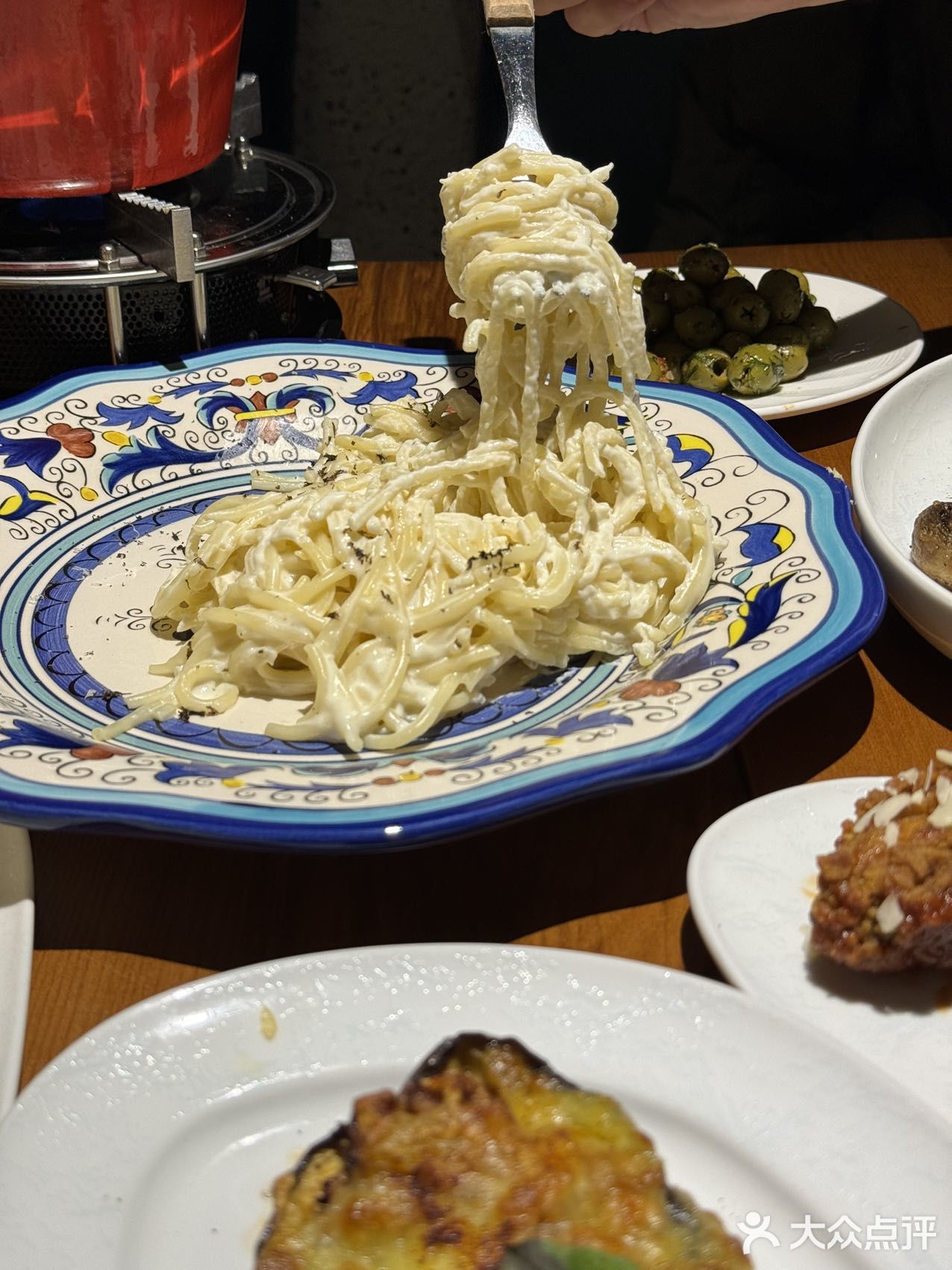 魔都都市丽人的精致一天，从这家宝藏的西班牙餐厅开启