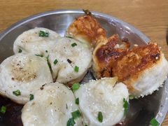 -黄阿姨锅贴大王(万航渡路店)