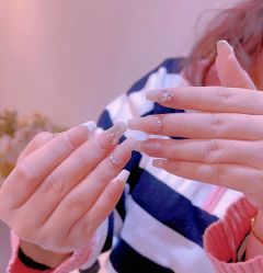 -花系美·美甲美睫精品店