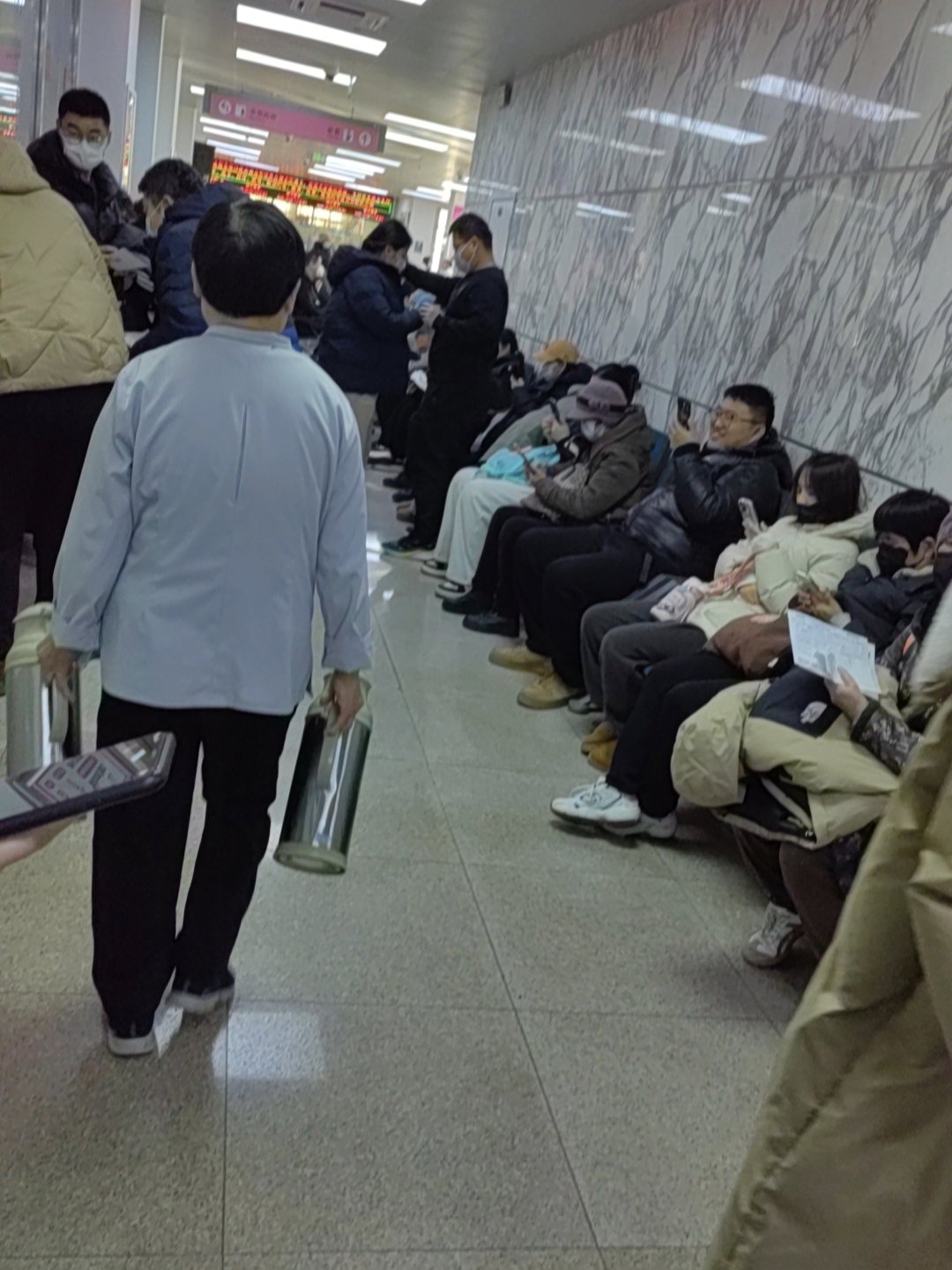 廣安門中醫醫院、護士全程協助陪同排隊跑腿代掛號，省時省力便捷救急的簡單介紹
