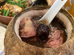 黑豆家鸡炖原只椰子汤-大唐靓汤江门私房菜(景田店)