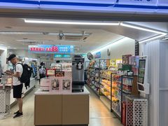 -全家便利店(杭州龙翔桥地铁站店)