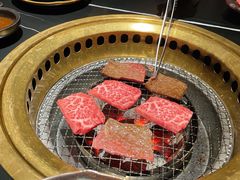 -山川小町·极番烧肉(新地假日广场店)
