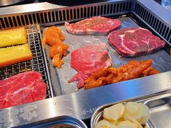 黑牛雪花肉-俊熙家点餐式自助烤肉店(1227广场店)