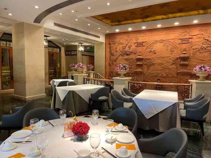 苏浙汇(肇嘉浜路总店)-"服务员少,要瓶啤酒催了好几次,20多分钟.