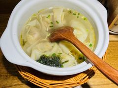 蟹粉虾仁大馄饨-馋三尺蟹粉小笼(人民广场店)