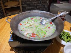 -茸梅路右拐龙虾-农家菜(松江店)