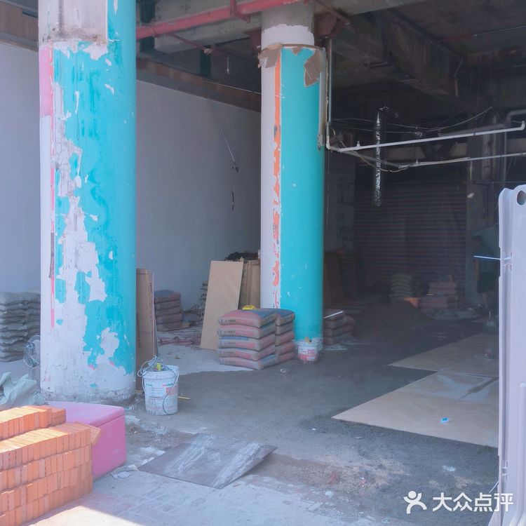 罗莎又撤店了？？