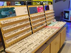 -LOOK眼镜·蔡司依视路配镜(宝山万达店)