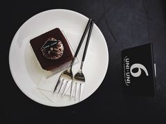 -UNI UNI(环亚凯瑟琳店)