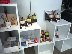 零售区-今日艺术汇书店