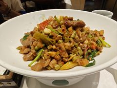 -江城小馆陕南妈妈菜·全球旅行餐厅(钟楼店)