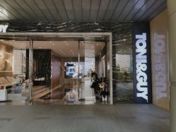 -TONI&GUY