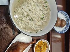 -百年老字号·观振兴蟹黄面·三虾面·苏式面(观前街富仁坊巷店)