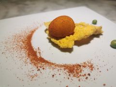 爆浆鹌鹑蛋配金沙灯影鱼片-辛香汇·现炒川菜(淮海路百盛店)
