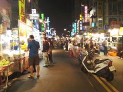 -六合夜市