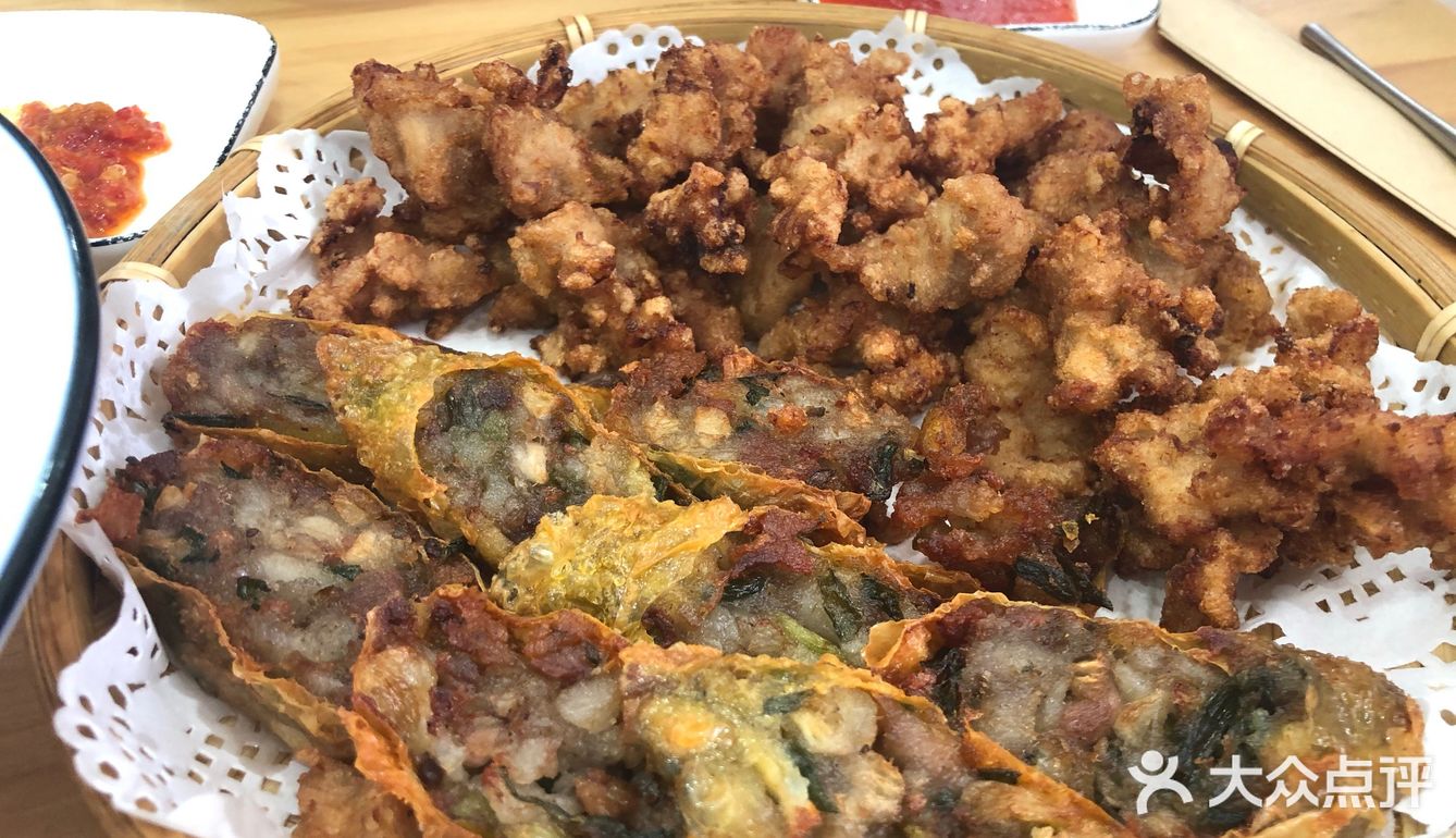 位置在三里屯soho3号商场3楼，周日中午12:30