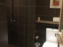 -西安大雁塔科技大学地铁站亚朵酒店