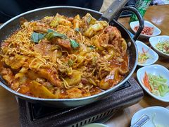 -亲昵春川鸡排(韩国美食街店)