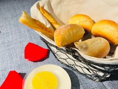 -弦月窗LUNETTE BY AMANDA(复兴路店)