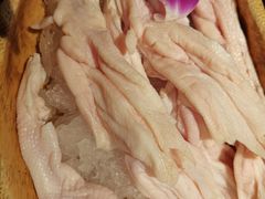 -老牌坊云南鱼豆花火锅(爱建店)
