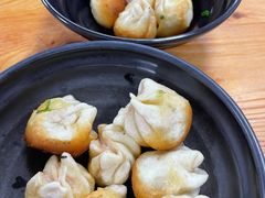 特色葱煎包-赵宝美煎包店