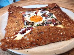 鸡蛋蘑菇熏肉荞麦可丽饼-RAC BAR(安福路店)