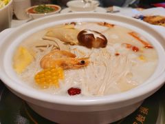 -三人行骨头王火锅(长寿店)