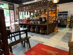 -黄桷树曹家私房菜(江与城店)