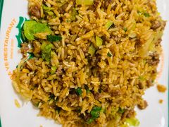 牛肉粒炒飯-八爷茶餐厅