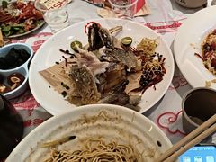-肥肥虾庄·金牌油焖大虾(汉口城市广场店)