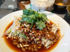 -苗阿哥酸汤牛肉火锅(体育场店)