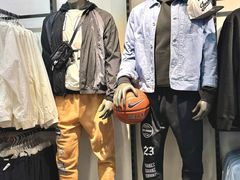 -百年港湾奥特莱斯(香炉礁店)