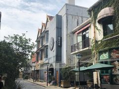 -钟书阁(松江泰晤士小镇店)