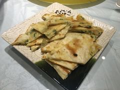 鱼头泡饼-沽上民肴·海鲜锅贴·天津菜(福州道鸿正家园店)