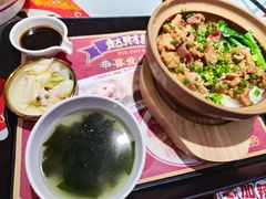 腊肠滑鸡煲仔饭-赵财财·肠粉·煲仔饭(华润万象城店)
