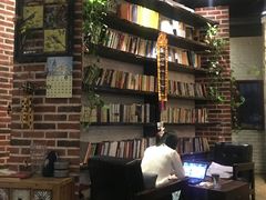 -初见咖啡(青大路店)