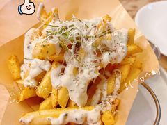 招牌黑松露芝士薯条-Mark&Mars Restaurant