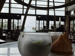 -亚龙湾喜来登·美景台大堂吧