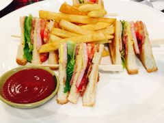 -芭莉与彩虹西餐厅(成都合生汇店)